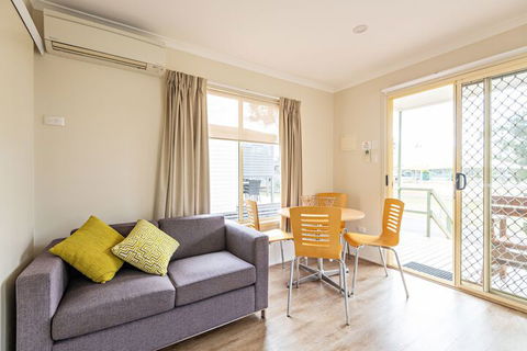 Holiday Haven Lake Conjola - Rent Accommodation 3