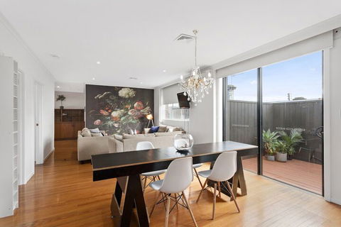 A PERFECT STAY - Manallack Apartments - Rent Accommodation 5