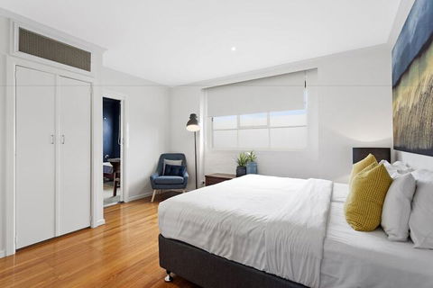 A PERFECT STAY - Manallack Apartments - Rent Accommodation 3