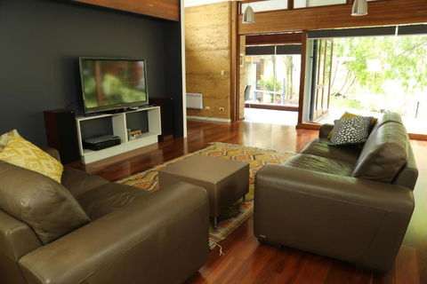 Anagama House & Studio - Rent Accommodation 4