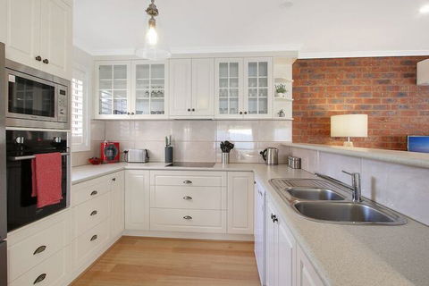 Abbey Rose - Bright, VIC - Rent Accommodation 4