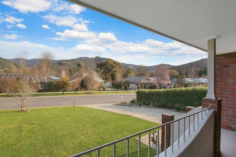 Abbey Rose - Bright, VIC - Rent Accommodation 3