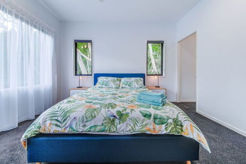Hillside Haven Airlie Beach - Rent Accommodation 4