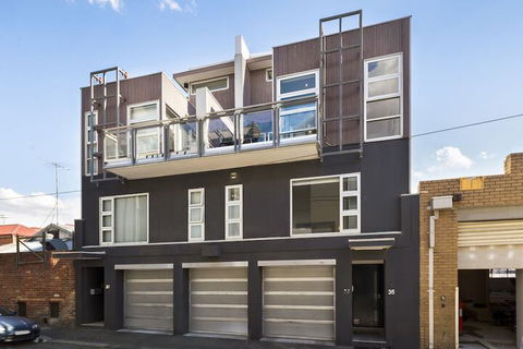 Hotham, 2BDR North Melbourne Apartment - Rent Accommodation 1