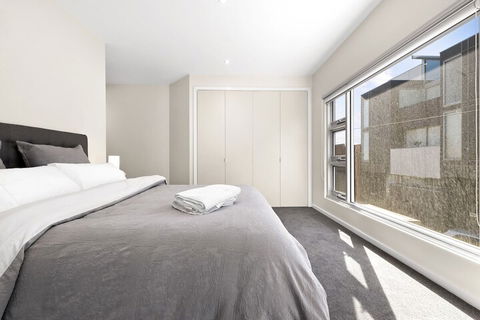Hotham, 2BDR North Melbourne Apartment - Rent Accommodation 2