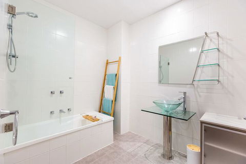 Hotham, 2BDR North Melbourne Apartment - Rent Accommodation 7