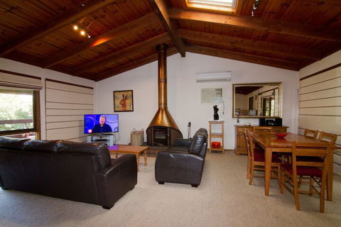 Alrima Lodge Bright - Rent Accommodation 4