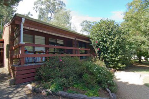 Alrima Lodge Bright - Rent Accommodation 0