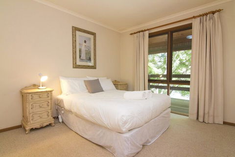 Alrima Lodge Bright - Rent Accommodation 1
