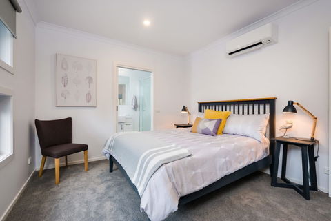 Albury Yalandra Apartment 5 - Rent Accommodation 2