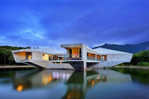Alkira Award Winning Luxury Holiday Home - Rent Accommodation 0