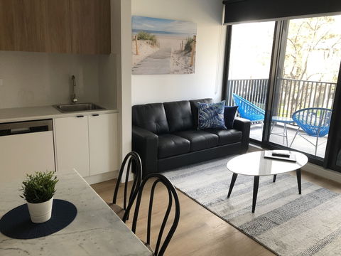 Q Squared Serviced Apartments - Rent Accommodation 6