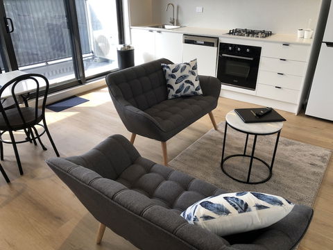 Q Squared Serviced Apartments - Rent Accommodation 2