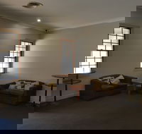 Lamington Hotel Motel - Rent Accommodation