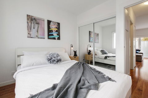 Heart Of Highett Apartment By Ready Set Host - Rent Accommodation 4