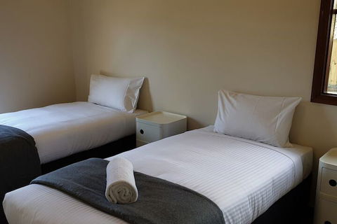 Old World Charm On Shannon - Rent Accommodation 4