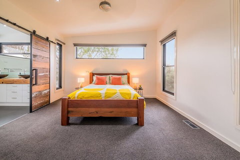 Luxury By THE SEA Close TO THE Beach - Rent Accommodation 7