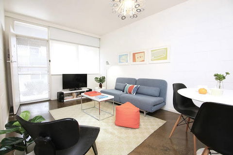 Apartment2c Lennox 1 - Rent Accommodation 0