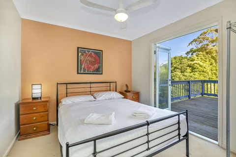 All Decked Out - Rent Accommodation 4