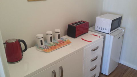 Alexander Drive B & B - Rent Accommodation 5