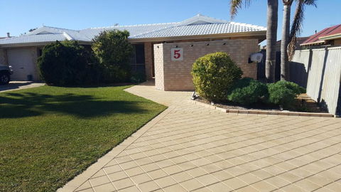 Alexander Drive B & B - Rent Accommodation 2