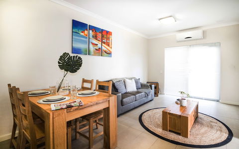Airport Apartments By Vetroblu - Rent Accommodation 4