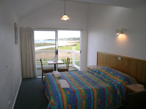 A Great Ocean View Motel - Rent Accommodation 6