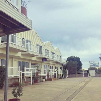 A Great Ocean View Motel - Rent Accommodation 0