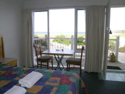 A Great Ocean View Motel - Rent Accommodation 4