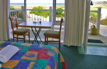 A Great Ocean View Motel - Rent Accommodation 3