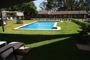 Old Maitland Inn - Rent Accommodation 0