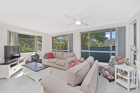 Aqualuna At Lighthouse Beach 8 Capalla Court - Rent Accommodation 4