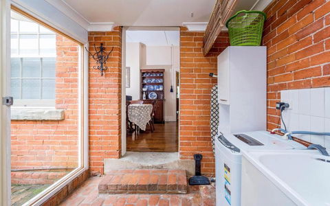 Azile 1875 Heritage Victorian Duplex - Rent Accommodation 2
