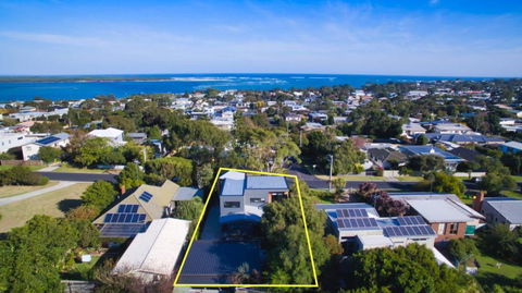 COASTAL BEAUTY On BRUCE - Rent Accommodation 3