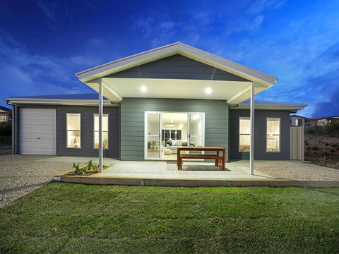 High Tide Wallaroo Beachfront Property Pet Friendly - Rent Accommodation 4