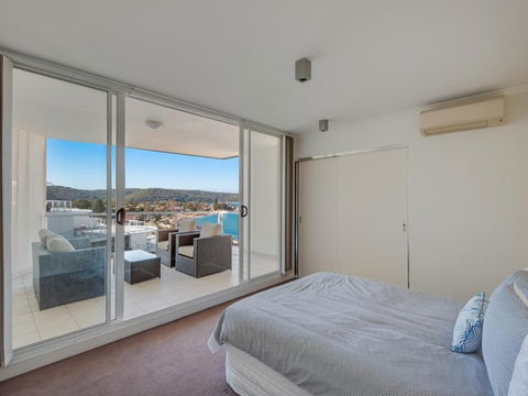 Penthouse 707 4 Bedroom Oceanview Penthouse - Rent Accommodation 3