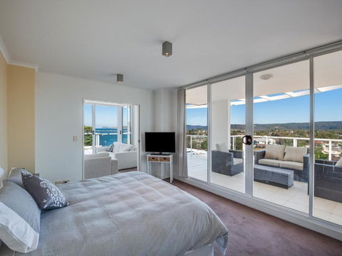 Penthouse 707 4 Bedroom Oceanview Penthouse - Rent Accommodation 4