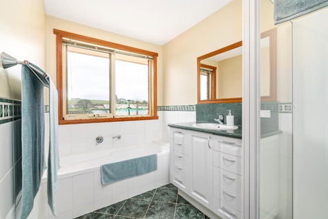 Country Meets Town - Rent Accommodation 6