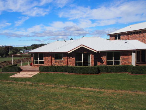 Country Meets Town - Rent Accommodation 3