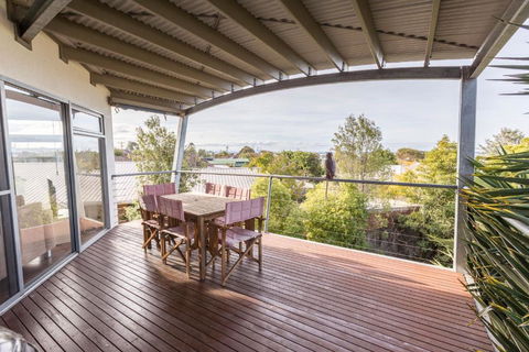 Aqua Vista A Stroll To Paynesville Forshore - Rent Accommodation 6