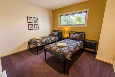 Aqua Vista A Stroll To Paynesville Forshore - Rent Accommodation 3