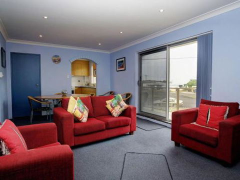 Anchorage 7 Beautifully Renovated Close To Rockpool - Rent Accommodation 6