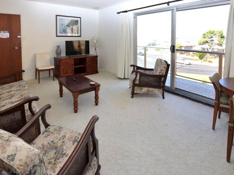 Anchorage 10 Water Views From Balcony - Rent Accommodation 4