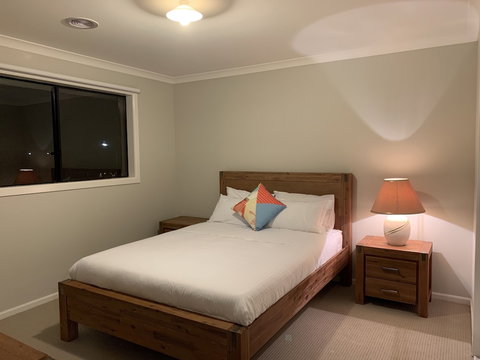 Apple House Truganina - Rent Accommodation 3