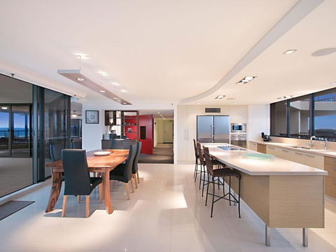 Seascape Apartments Unit 1201A Luxury Apartment With Views Of The Gold Coast & Hinterland - Rent Accommodation 5