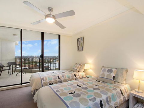 Seascape Apartments Unit 1201A Luxury Apartment With Views Of The Gold Coast & Hinterland - Rent Accommodation 4