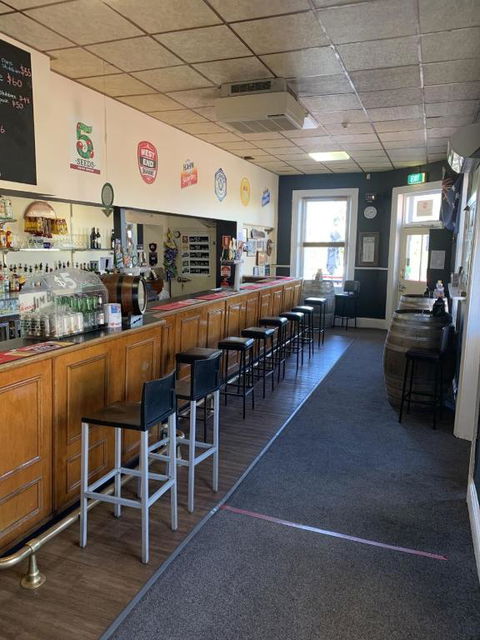 Commercial Hotel Morgan - Rent Accommodation 3