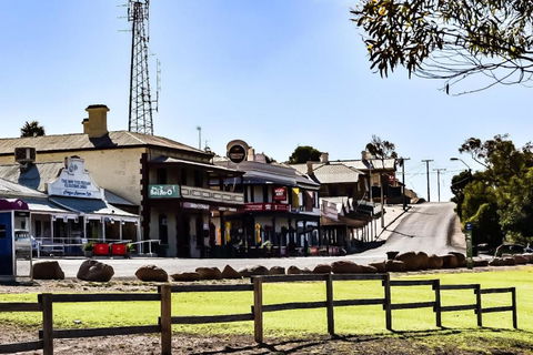 Commercial Hotel Morgan - Rent Accommodation 5