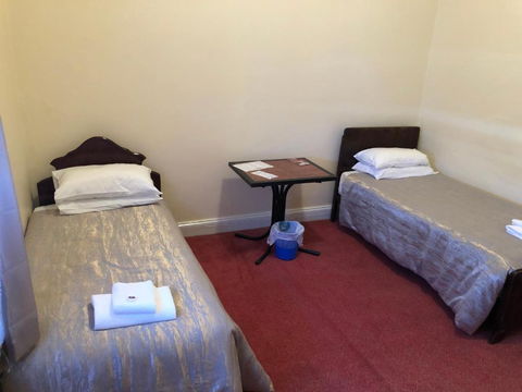 Commercial Hotel Morgan - Rent Accommodation 4