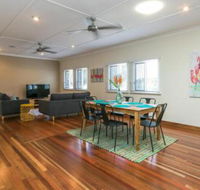 Charming Home by The Sea - Rent Accommodation